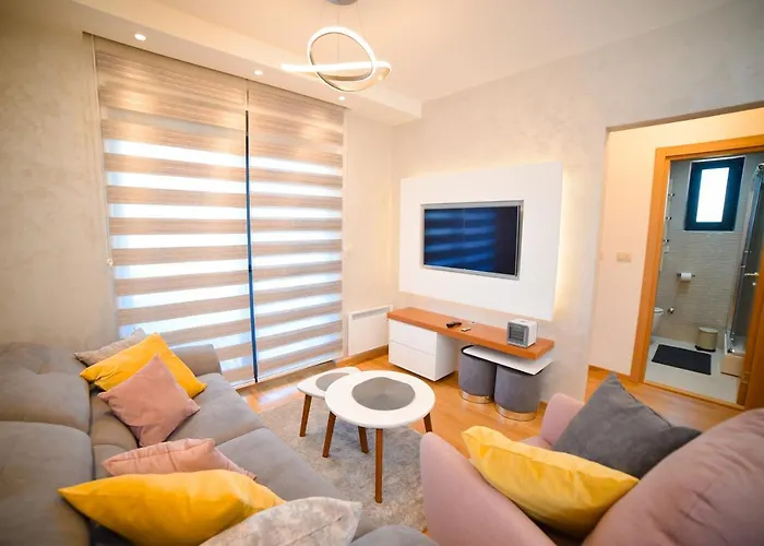 Center Valley In Pekovic زلاتيبور