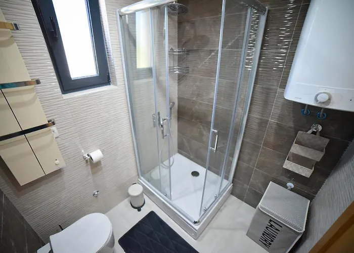 Center Valley In Pekovic شقة