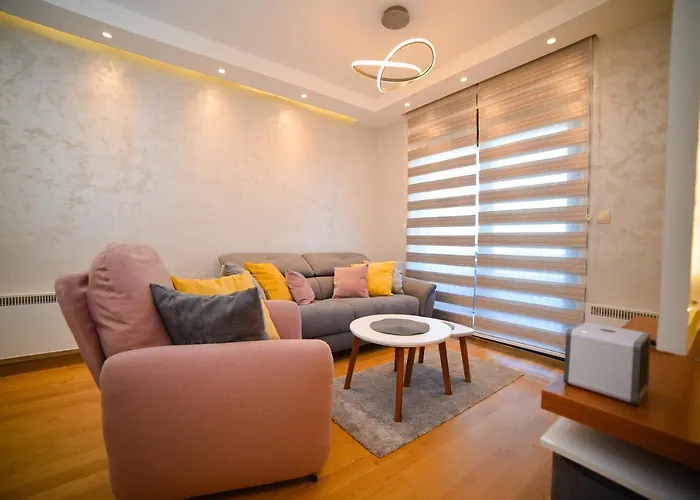 Center Valley In Pekovic شقة *